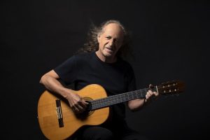 Alceu Valença homenageia Jackson do Pandeiro com releitura do clássico   “Papagaio do Futuro”