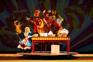 “Alice no País das Maravilhas” em adaptação circense