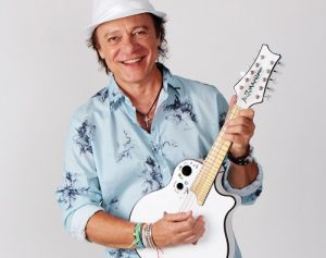 Armandinho faz live em homenagem a Moraes Moreira