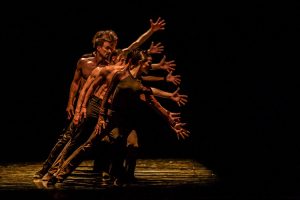 São Paulo Companhia de Dança e Orquestra São Pedro estreiam “Infinitos Traçados”