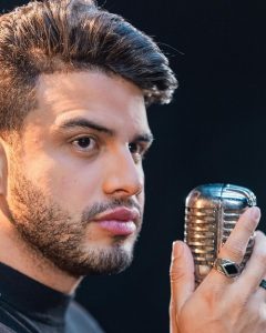 Ávine Vinny é o único cantor brasileiro entre os 50 mais ouvidos do mundo em plataforma de streaming e o Top 1 no YouTube com o hit “Coração Cachorro”