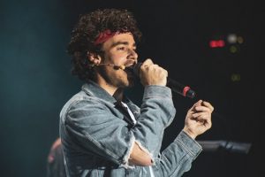 Teatro Vivo em Casa apresenta o musical “Osmar Silveira canta Cazuza”