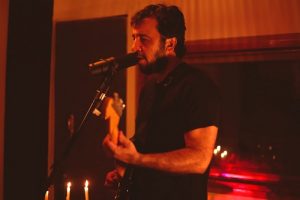 Oscar Arruda lança single e clipe “Maré Grande”