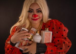 Consultora Sili na Casa Absurda