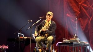 Zeca Baleiro retoma a turnê ‘José’