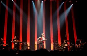 [rj] Zélia Duncan faz show no  Teatro Rival Refit