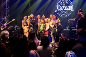 Tiago Abravanel realiza show beneficente para o Instituto do Câncer Infantil de Porto Alegre