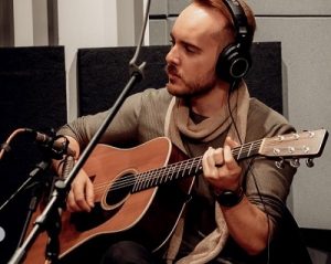 Rafael Witt lança a música “Talk About It”