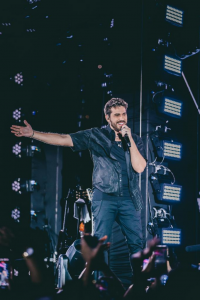 Gustavo Mioto lança a terceira parte do DVD de 10 anos de carreira