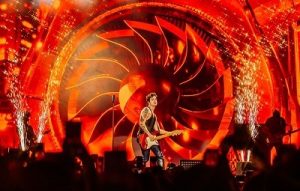 Luan City Festival em São Paulo reúne famosos no novo show de Luan Santana