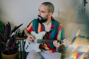 Dimitri Bitu lança álbum de estreia nesta terça-feira (13)