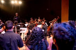 Teatro Celina Queiroz recebe Orquestra do Instituto de Música Jacques Klein