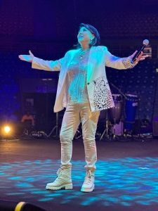 Roberta Miranda promove ação beneficente no Amazonas