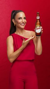 Itaipava traz Ivete Sangalo como embaixadora do Carnaval, lança música inédita e revela o alter ego da cantora: “Vevita Sangalo”