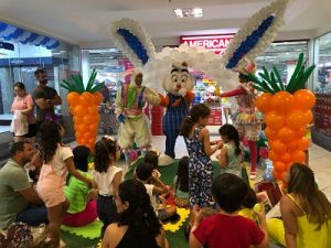 Peça “Willy Wonka e a Fantástica Fábrica de Chocolate” faz apresentação gratuita no Recife