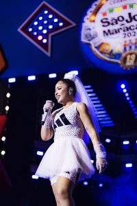 Mari Fernandez atrai 150 mil pessoas em seu primeiro final de semana de São João