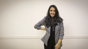 Ellen Christina lança “Alfa e Ômega”, single que reafirma a soberania e a majestade de Deus