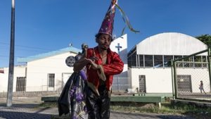Máquina Maracatu: um cortejo sem ninguém  ocupa três espaços de Fortaleza