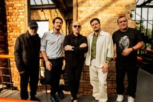 Novo single  reúne Novo Som e André e Felipe em encontro de gerações da música gospel