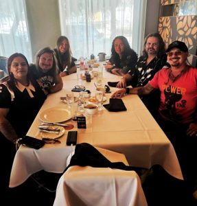 Angra: Rafael Bittencourt, Edu Falaschi e Felipe Andreoli se reencontram com Aquiles Priester em almoço de celebração sobre shows de reunião no Bangers Open Air e no Espaço Unimed