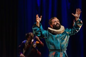Gregorio Duvivier apresenta o premiado espetáculo “O Céu da Língua” em Fortaleza