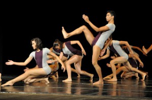 BIENAL INTERNACIONAL DE DANÇA NESTE SÁBADO