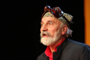INTEGRANTE DO THÉÂTRE DU SOLEIL NA VILA DAS ARTES