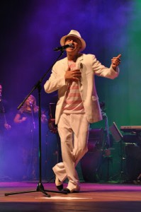 MARCOS PESSOA APRESENTA O SHOW DANÇA DA LUA EM FORTALEZA