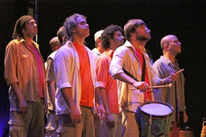 [RJ] GRUPO DÁ NO CORO NO TEATRO RIVAL