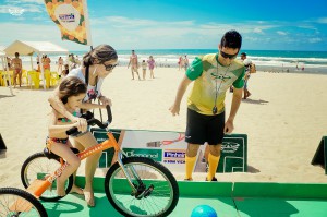 Arena Baladeira leva o futebol para a Praia do Futuro