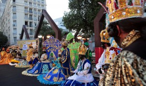 Cortejo pelo Centro de Fortaleza celebra Dia do Maracatu