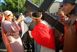 Sociedade de Assistência aos Cegos realiza encenação da  Paixão de Cristo