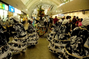 Praia de Iracema recebe projeto Dia 25 é Dia de Maracatu