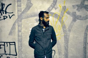 Vila das Artes realiza oficina “Mukuolua” com integrante do grupo Espanca!, Alexandre Sena