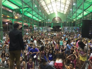 Shows de humor gratuitos no Mercado da Aerolândia
