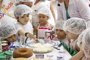 Supermercado realiza Chefinho Show Especial Mês das Crianças