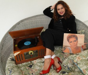 [PE] Cristina Amaral faz show em homenagem à Núbia Lafayete