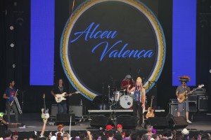 [PE] Alceu Valença, Leo Verão, Vintage Culture e Latino encerraram a edição 2017 do Carvalheira na Ladeira