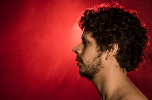[RJ- Vocalista do Mombojó, Felipe S apresenta trabalho solo na Audio Rebel