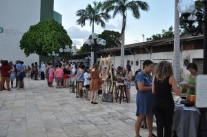 Feirinha Paratodos no Teatro Carlos Câmara