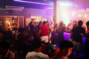 Festa Yolo: Neon Guts agita o The Bar Pub