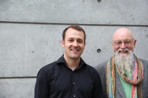 [RJ] Pianista lendário, Terry Riley se apresenta ao lado do filho no Theatro Municipal