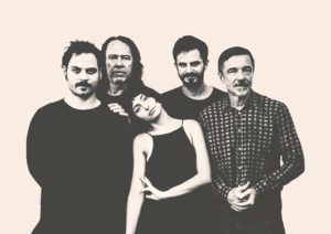 Show “Primavera nos Dentes” em tributo aos “Secos & Molhados” no Cineteatro São Luiz