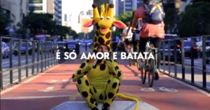 Giraffas distribui mais de mil porções de batatas fritas de graça