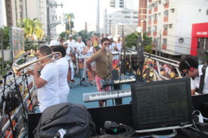 [PE] Bloco Fika Trankili celebra oitava edição com muita animação e alto astral