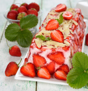 Aprenda a preparar um Terrine de Morango com Chocolate Branco
