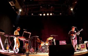 [RJ] Caravela Escarlate faz show  no Teatro Municipal de Niterói