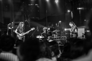 Ema Stoned, E A Terra Nunca Me Pareceu Tão Distante e Camarones Orquestra Guitarrística são anunciadas no Locomotiva Festival