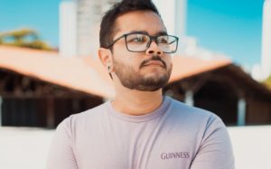 Estudante de jornalismo lança “@Inverno em Saturno”