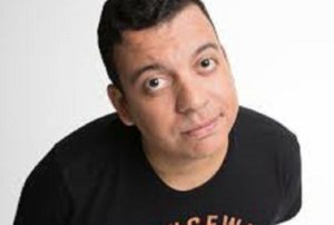 Festival Humor de Quinta recebe o humorista Rodrigo Marques, do programa “A Culpa é do Cabral”,